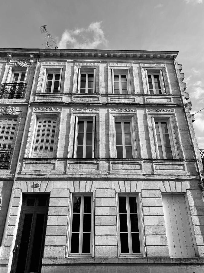 Romance au coeur de Bordeaux / Jardin Public Extérieur photo
