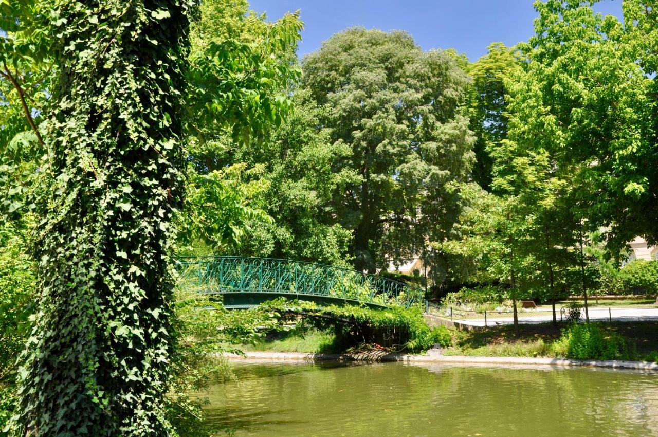 Romance au coeur de Bordeaux / Jardin Public Extérieur photo