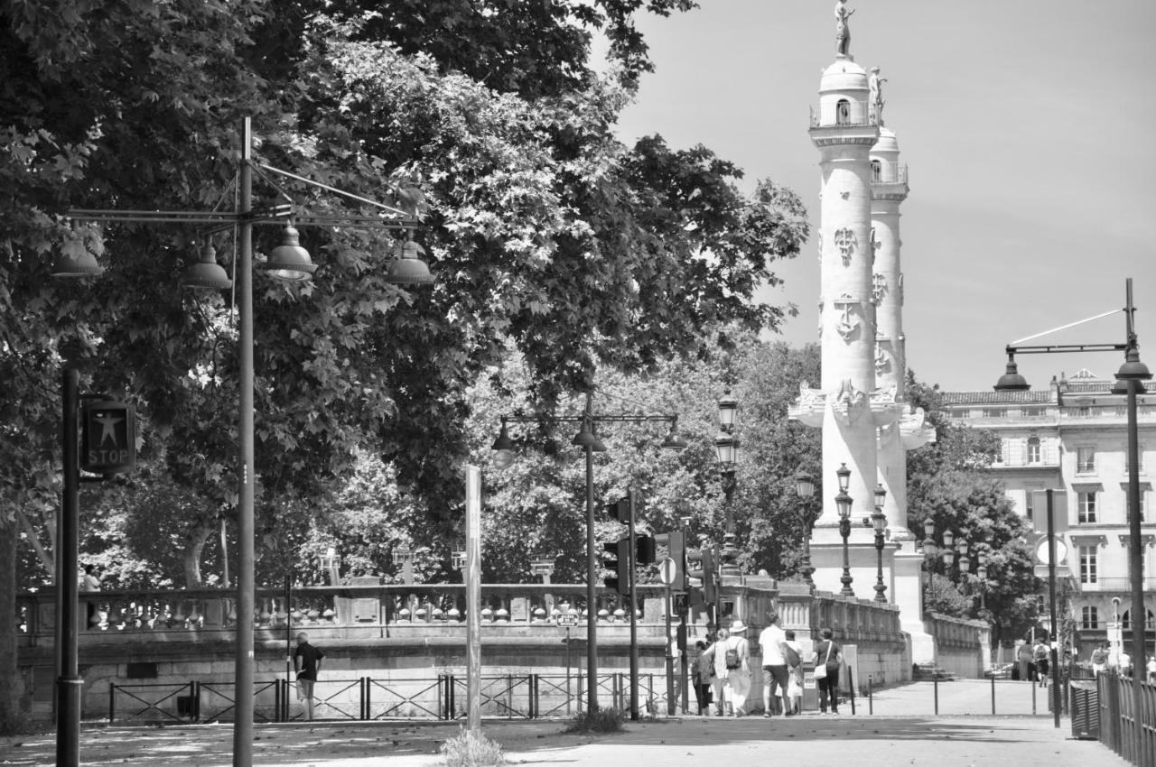 Romance au coeur de Bordeaux / Jardin Public Extérieur photo